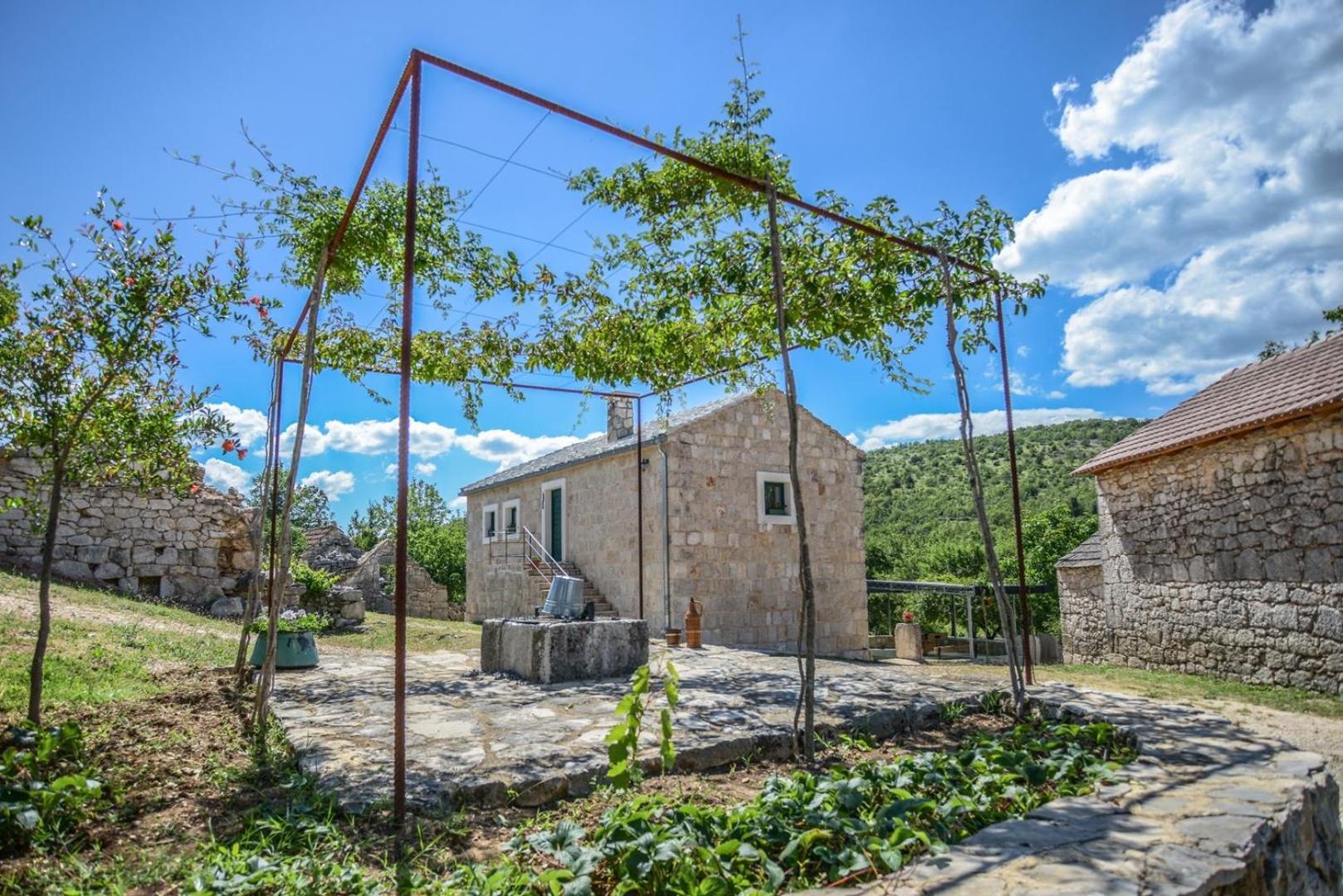 Villa Ognjistar In The Hinterland Of Makarska Riviera Zmijavci Екстериор снимка